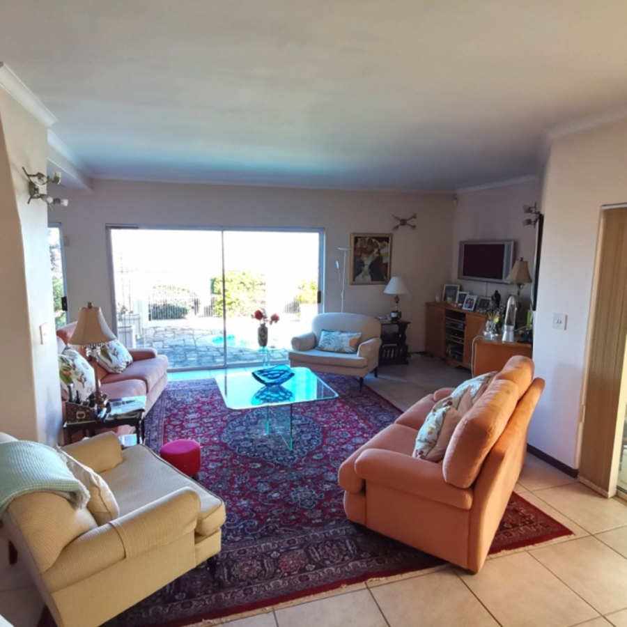 5 Bedroom Property for Sale in Sandbaai Western Cape